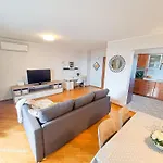 Vola Vista - Magnificent Sea View & Big Balcony Rijeka